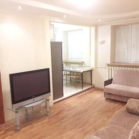 Appartment Near M. 23 Serpnya คาร์คิฟ ภายนอก รูปภาพ