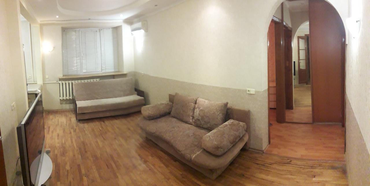 Appartment Near M. 23 Serpnya คาร์คิฟ ภายนอก รูปภาพ