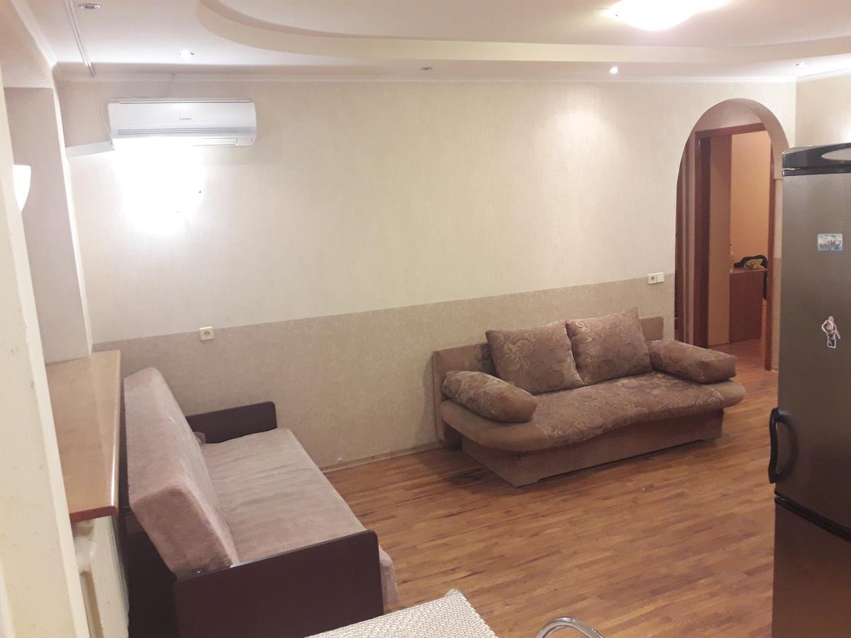 Appartment Near M. 23 Serpnya คาร์คิฟ ภายนอก รูปภาพ