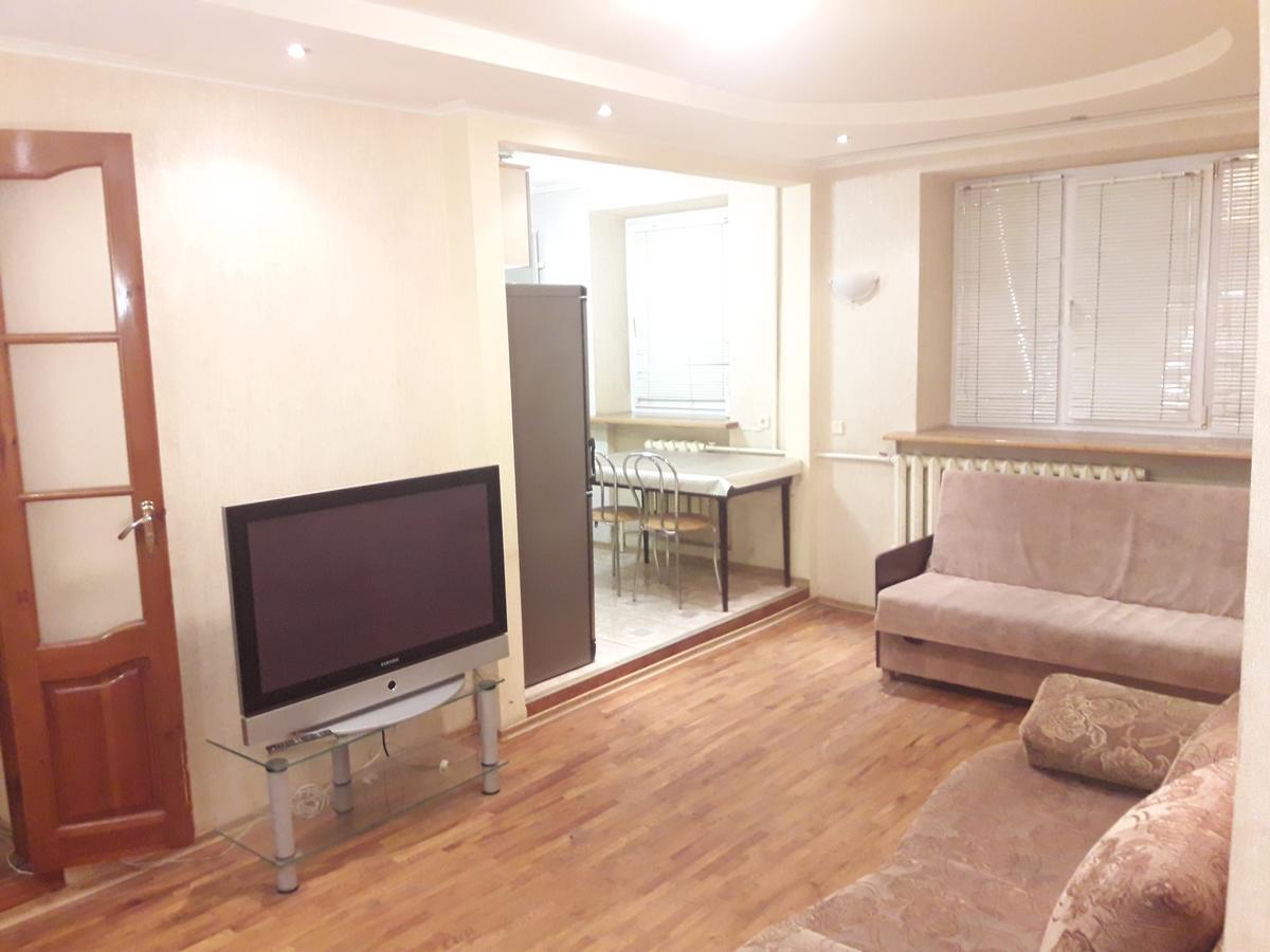 Appartment Near M. 23 Serpnya คาร์คิฟ ภายนอก รูปภาพ